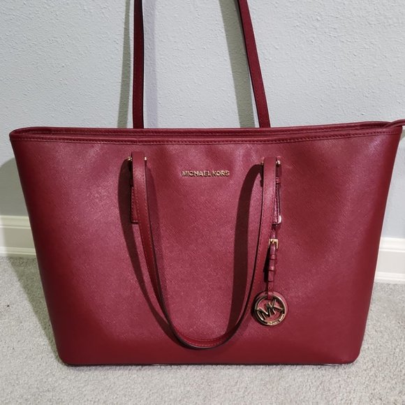 Michael Kors Handbags - Michael Kors Mulberry Jet Set Serrafino Leather Tote